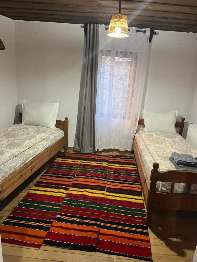 Къща За Гости Близнаците Leshten Eksteriør billede